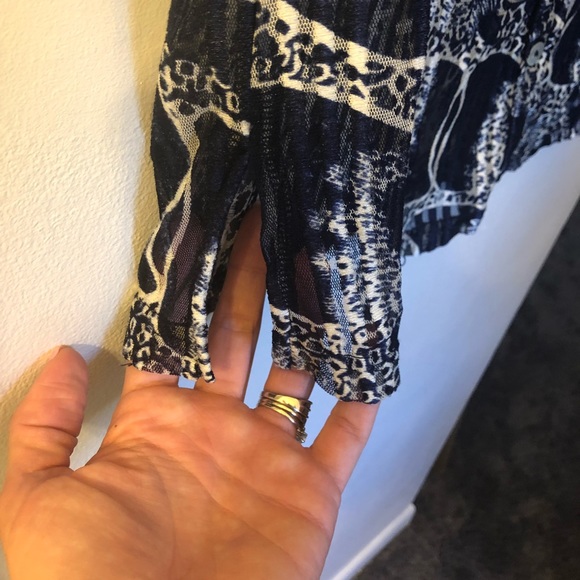 Navy top - Picture 5 of 7